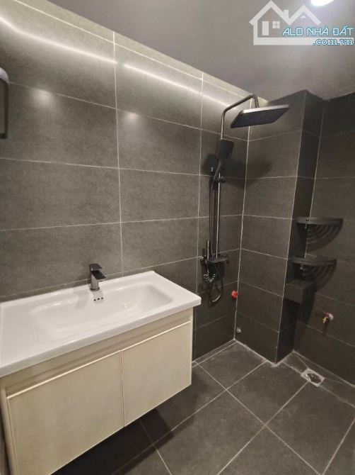 BÁN NHÀ ĐÔNG THIÊN VĨNH HƯNG 38m2 - GẦN PHỐ -NGÕ RỘNG -5 TẦNG -7 PHÒNG NGỦ - NỘI THẤT XỊN