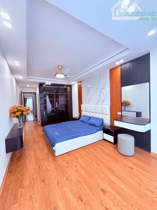 SIÊU PHẨM - HOÀNG CẦU - ĐỐNG ĐA 70.5/80 M - 7 TẦNG - MẶT TIỀN 3.5M - 25.95 TỶ - NGÕ THÔNG