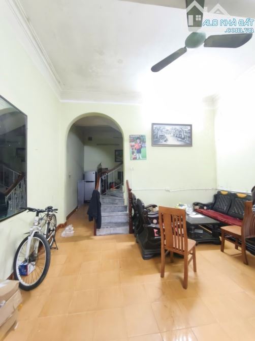 Thuỵ Khuê – Tây Hồ - 64 M2 – 3 Tầng – MT 4.8 M – Giá 14.6 Tỷ.