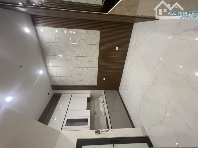 Bán nhà đẹp ở ngay Trần Khát Chân Hai Bà Trưng -40 m2-5 t - 7,9 tỷ