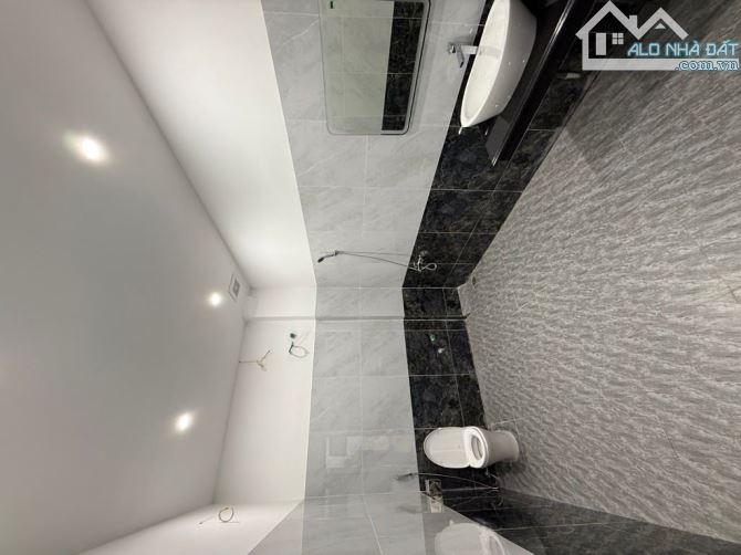 Bán gấp nhà phố Võ Thị Sáu-40m2-5 tầng-3 ngủ-5m rộng-8m dài