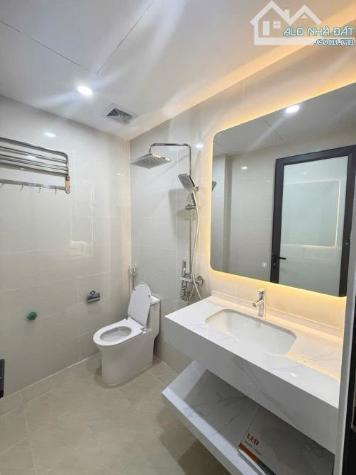 LÔ GÓC HIẾM – 46M2 – 5 TẦNG, CHİ 13 TỶ, 30M RA PHỐ LÊ THANH NGHỊ,CHỦ TẶNG FULL NỘI THẤT