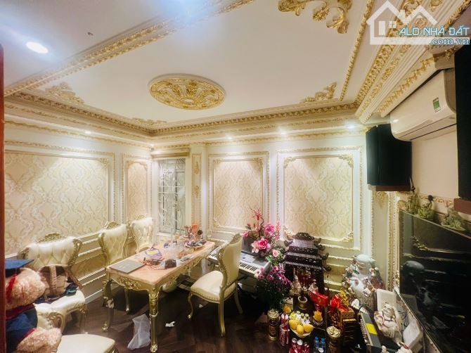 Bán nhà Cát Linh 22m2 nhà đẹp vị trí đẹp ngõ 3 gác cách phố 50m 5.25 tỷ