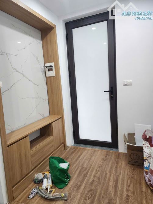 BÁN TẬP THỂ VIP NGÕ 77 THỊNH HÀO 1, ĐỐNG ĐA. 45M² – 1 PHÒNG NGỦ RỘNG. 2,88 TỶ