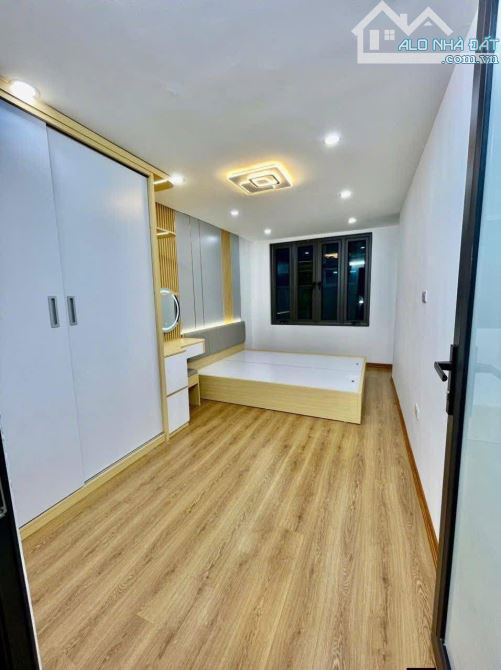 Nhà Đẹp Gần Đường Ô TÔ, Tôn Thất Tùng, Đống Đa 23/29m, 4 tầng, giá 7.68 tỷ.