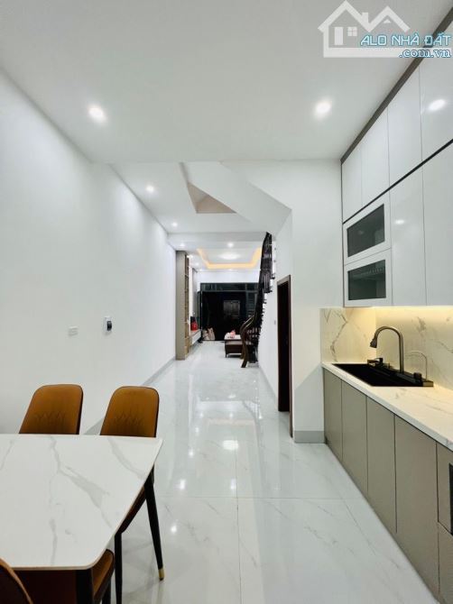 BÁN NHÀ HOÀNG LIỆT PHÂN LÔ VỈA HÈ Ô TÔ ĐỖ CỬA 45M 4TẦNG Ở NGAY