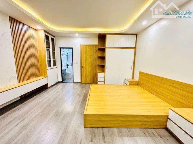 CẦN BÁN NHÀ - TỨ LIÊN - TÂY HỒ - 40 M - 5 TẦNG - MẶT TIỀN 4,8M - 8.9 TỶ - NHÀ MỚI ĐẸP