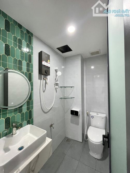 Bán CCMN Ngõ Quỳnh, 91m, 6 tầng, dòng tiền 120tr/th rất gần phố