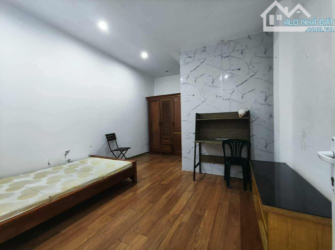 Nhà dân xây ngõ 290 Kim Mã, xây dựng 56m2 x 4 ngủ, gần mặt ngõ, thuê 11 tr/th. Giá 9.95 tỷ