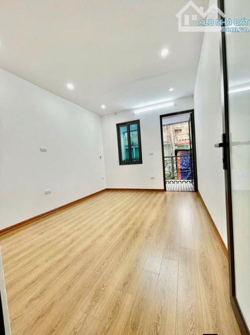 Nhà Đẹp Gần Đường Ô TÔ, Tôn Thất Tùng, Đống Đa 23/29m, 4 tầng, giá 7.68 tỷ.