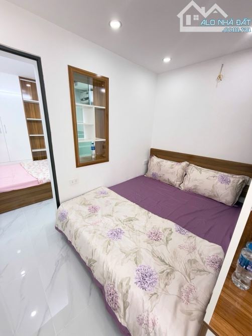 HIẾM! DƯỚI 3 TỶ CÓ NGAY TẬP THỂ TẦNG 1 TÂN MAI - 55M² - 2 NGỦ - SÂN ĐỂ XE RIÊNG - SỔ ĐỎ