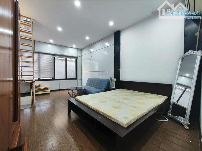 Nhà dân xây ngõ 290 Kim Mã, xây dựng 56m2 x 4 ngủ, gần mặt ngõ, thuê 11 tr/th. Giá 9.95 tỷ