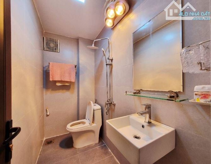 BÁN NHÀ PHỐ HỒNG MAI 40M2 NHÀ ĐẸP, GẦN PHỐ, FULL ĐỒ Ở LUÔN-GIÁ 9.78 TỶ  + Trung tâm phố