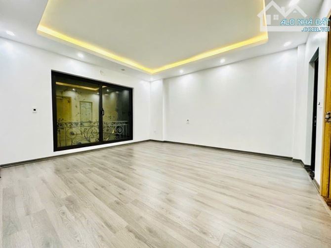 CẦN BÁN NHÀ - TỨ LIÊN - TÂY HỒ - 40 M - 5 TẦNG - MẶT TIỀN 4,8M - 8.9 TỶ - NHÀ MỚI ĐẸP