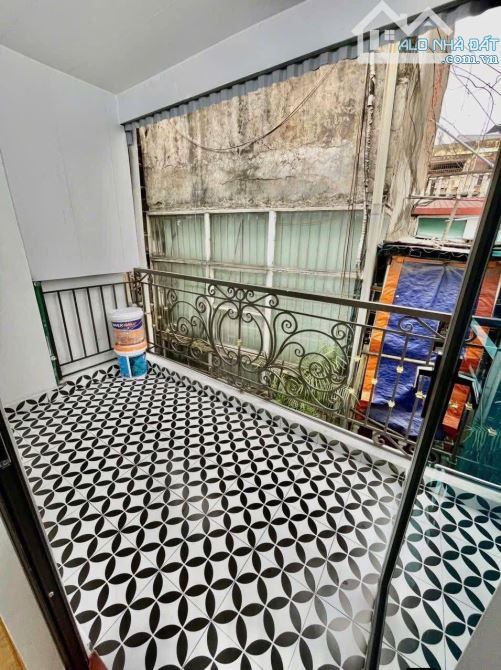 Nhà Đẹp Gần Đường Ô TÔ, Tôn Thất Tùng, Đống Đa 23/29m, 4 tầng, giá 7.68 tỷ.