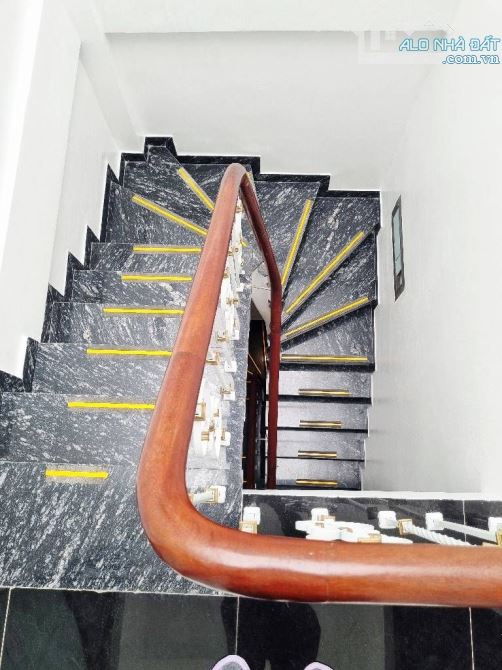 BÁN NHÀ PHỐ HỒNG MAI 40M2 NHÀ ĐẸP, GẦN PHỐ, FULL ĐỒ Ở LUÔN-GIÁ 9.78 TỶ  + Trung tâm phố