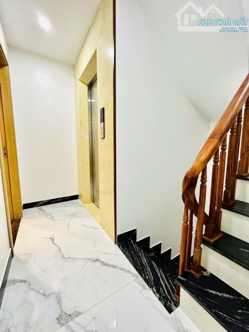 CẦN BÁN NHÀ - TỨ LIÊN - TÂY HỒ - 40 M - 5 TẦNG - MẶT TIỀN 4,8M - 8.9 TỶ - NHÀ MỚI ĐẸP