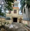 Biệt thự đường 8m Bùi Văn Ba, Tân Thuận Đông Quận 7. 10*30, 24 tỷ.