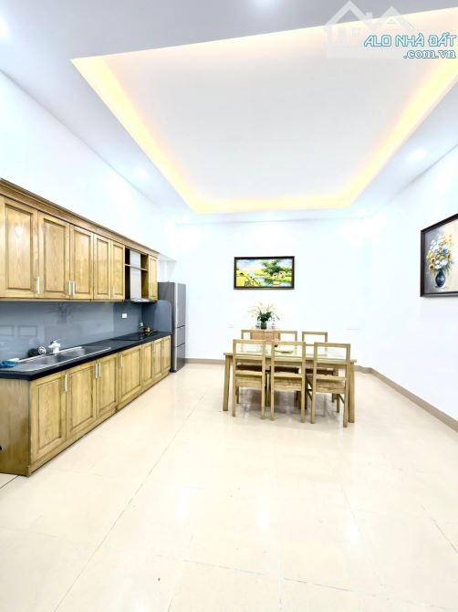 Nhà Đẹp Gần Ô TÔ, Hồng Hà, Hoàn Kiếm 40m, 4 tầng, mt 4.7m, giá 12.4 tỷ.