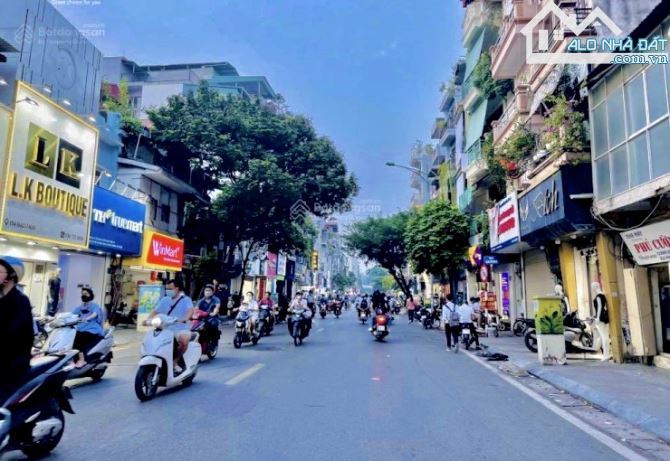 Hiếm! Bán nhà mặt phố Hàng Đào, Hoàn Kiếm, Cho Thê 1,2 Tỷ/năm, 150m² x 4T, giá 75 Tỷ