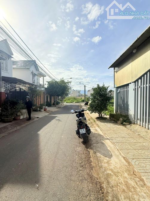 ✨🏡✨ CẦN BÁN NHÀ CẤP 4 – HẺM XE TẢI (7m) 📍 Đường Nguyễn Hữu Cầu, P.12, Đà Lạt  👉 Diện t - 1