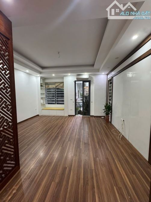 PHỐ THÁI HÀ – PHỐ VIP – LÔ GÓC 3 THOÁNG – Ô TÔ TRÁNH – VỈA HÈ – KINH DOANH ĐỈNH