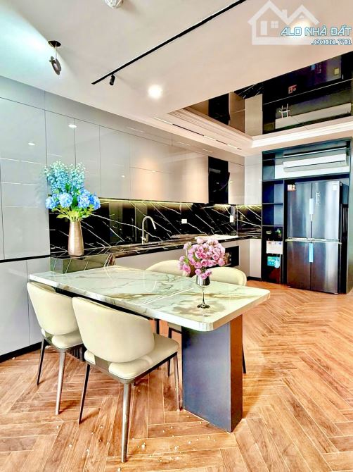 GIẢM CHÀO 2 TỶ - CẦN BÁN GẤP - Ô TÔ - 50M RA MẶT PHỐ - XUÂN THUỶ - CẦU GIẤY