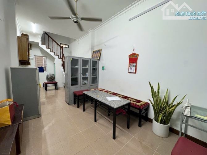 Bán gấp nhà Phân Lô chùa Bộc . Nhà 4 tầng . Oto đỗ cửa