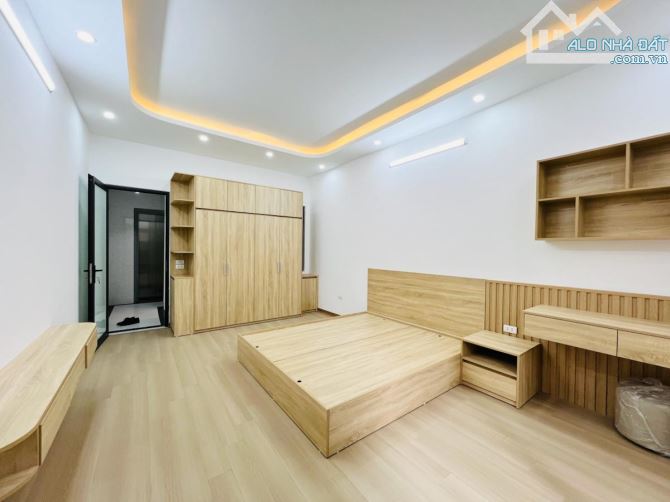 Thái Hà - 38m x 6T - thang máy - 13 tỷ - 3 bước ra ô tô tránh