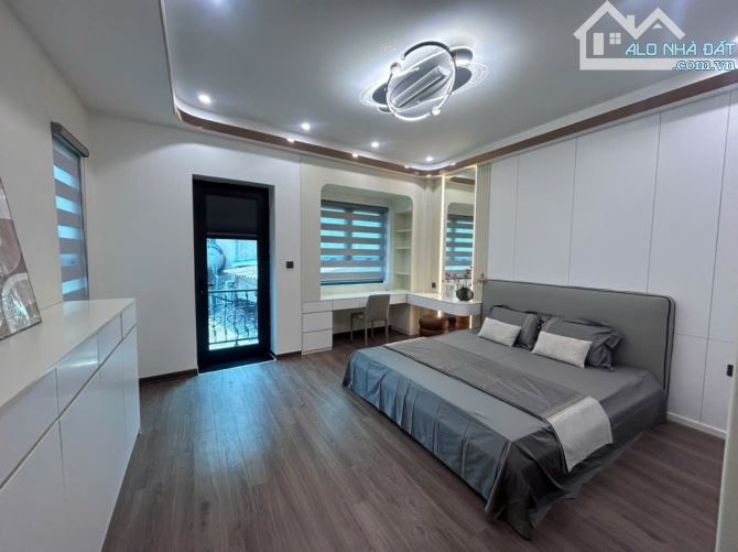Bán nhà Vĩnh Hưng 45m² – 5 tầng thang máy – Lô góc – Ô tô vào nhà – Ngõ thông – Giá 13 tỷ