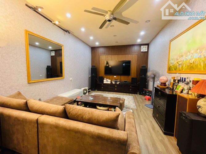 BÁN NHÀ- AN DƯƠNG - ĐƯỜNG Ô TÔ TRÁNH - DT 58M2- MT 4 MÉT- GIÁ CHỈ 21.5 TỶ