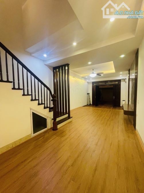 BÁN NHÀ PHÂN LÔ LẠC TRUNG - VỈA HÈ KINH DOANH - Ô TÔ TRÁNH - DT 68M. GIÁ BÁN 25.65 TỶ