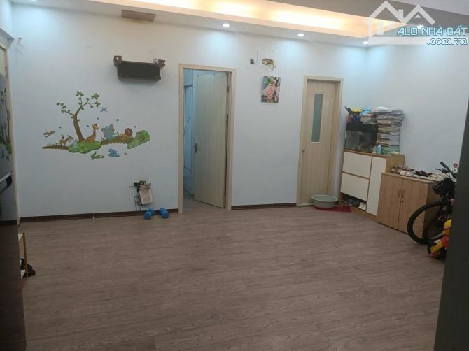 CHUNG CƯ VP5 LINH ĐÀM-2 PHÒNG NGỦ- 2 VỆ SINH - NHÀ SÁNG THOÁNG- KHU SẠCH ĐẸP