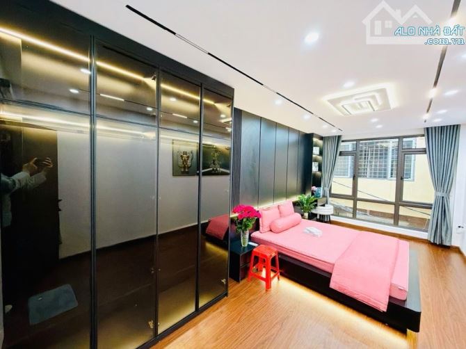 NHÀ ĐẸP XÂY MỚI NGÕ QUỲNH – GIÁ HƠN 8 TY.33m2,5 tầng trước nhà ngõ gần 3m thoáng sáng