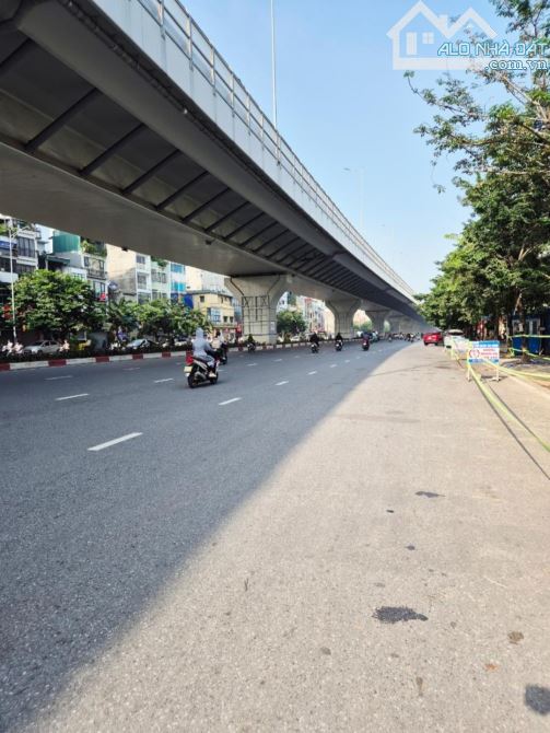 NHÀ ĐẸP LÔ GÓC NGÕ 120 DƯƠNG VĂN BÉ 30M2 X 5 TẦNG CÓ THANG MÁY SÁT Ô TÔ