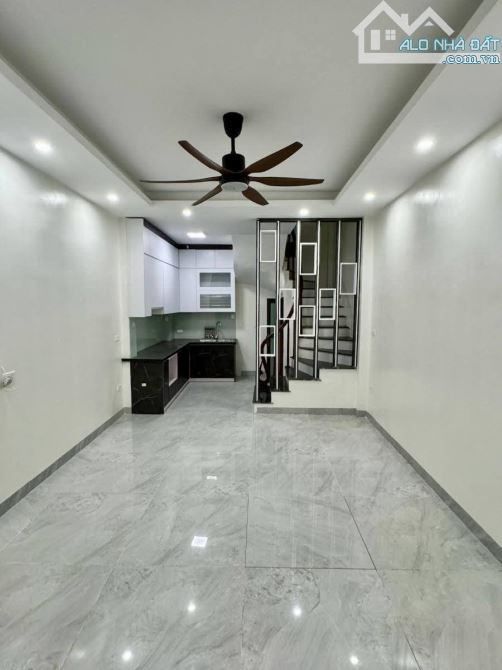 Bán nhà phố Nguyễn Văn Viên, Hai Bà Trưng: dt 30m, mt 3.7m, 5 tầng, giá 7.7 tỷ, có tl