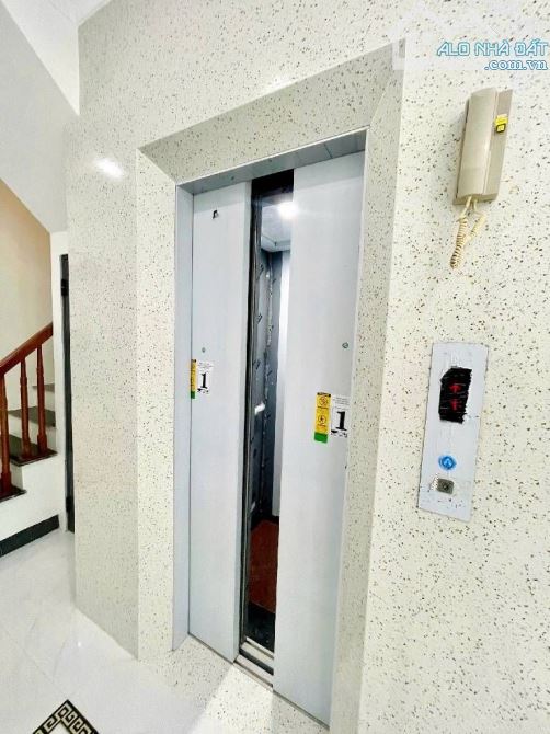 Nhà mới Tân Mai, Hoàng Mai, gần phố, 6 tầng, thang máy. DT: 42m2, gi.á: 12,75 tỷ.