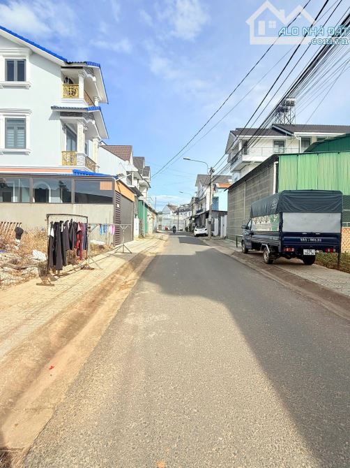 ✨🏡✨ CẦN BÁN NHÀ CẤP 4 – HẺM XE TẢI (7m) 📍 Đường Nguyễn Hữu Cầu, P.12, Đà Lạt  👉 Diện t - 2