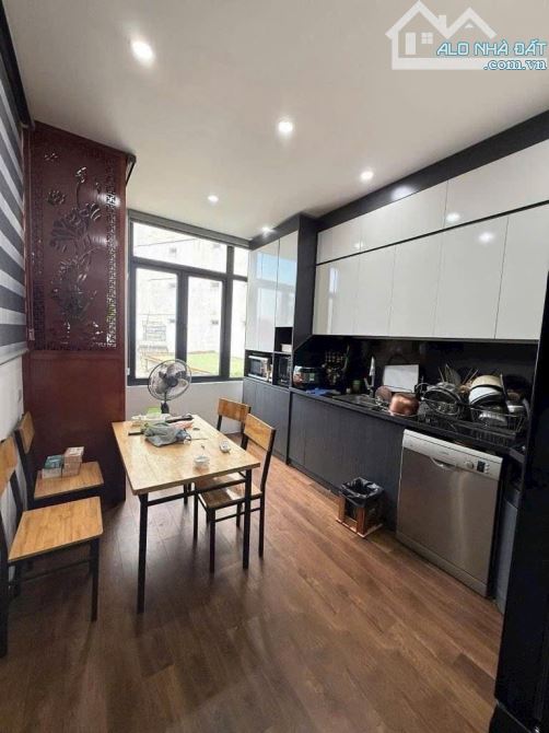 Bán nhà Ngõ Toàn Thắng - khâm Thiên. 9pn vừa ở vừa kinh doanh