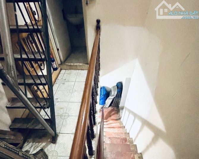 F361 An Dương, trung tâm quân Tây Hồ, khu vực đang rất phát triển, trước nhà oto tránh.