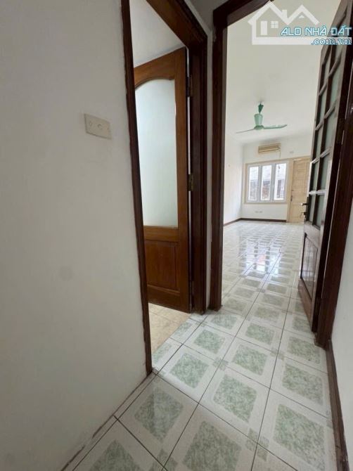 Bán gấp nhà Phân Lô chùa Bộc . Nhà 4 tầng . Oto đỗ cửa