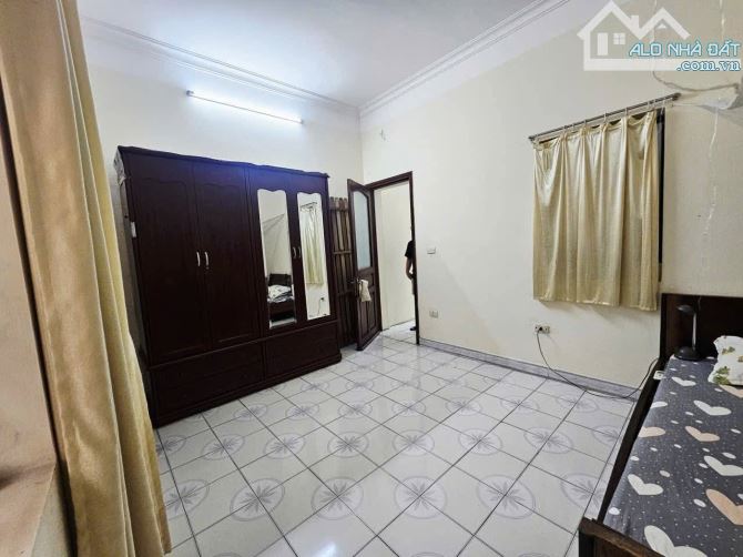 NHÀ KHU PHÂN LÔ – 5M RA Ô TÔ TRÁNH – VUÔNG VẮN – VƯƠNG THỪA VŨ