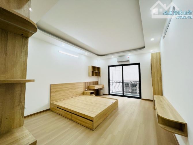 Thái Hà - 38m x 6T - thang máy - 13 tỷ - 3 bước ra ô tô tránh