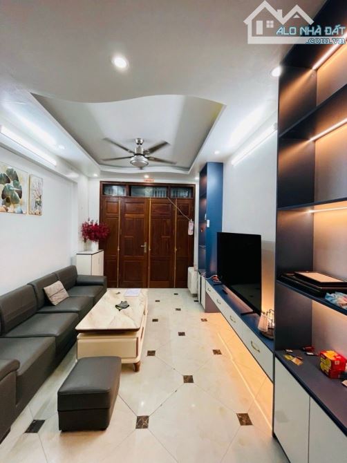 Ngã Tư Sở nhà dân xây ngõ thông thoáng