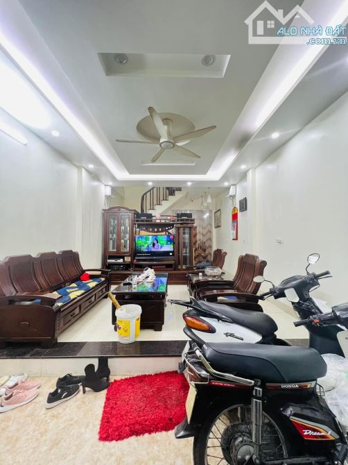 MẶT PHỐ TÔN ĐỨC THẮNG 65m2 x 5 Tầng Mt7,3m 39 tỷ