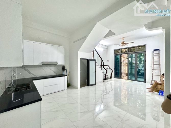 PHÂN LÔHAI MẶT TIỀN - ÔTÔ ĐỖ CỬA - THÔNG TỨ TUNG - SÁT PHỐ - TIỆN ÍCH BẠT NGÀN.