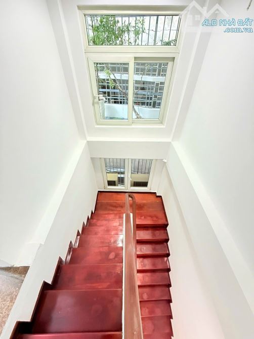 Nhà Đẹp Gần Ô TÔ, Hồng Hà, Hoàn Kiếm 40m, 4 tầng, mt 4.7m, giá 12.4 tỷ.