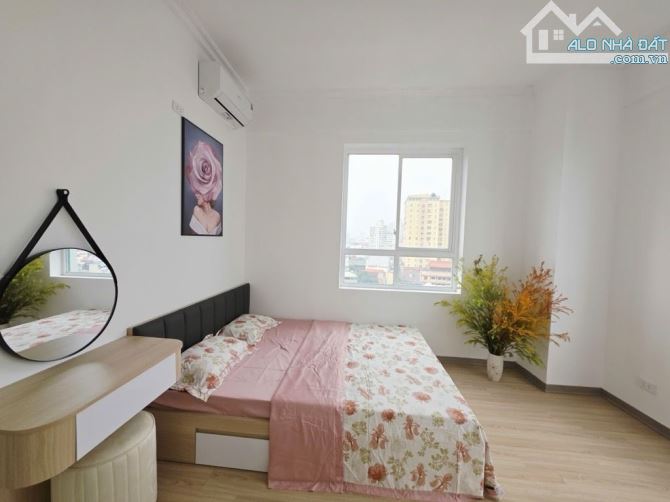 Bán căn hộ Trung tâm Cầu Giấy - 75m2 - 2N1VS - Gần Đại sứ quán Mỹ - Chỉ 6.x tỷ