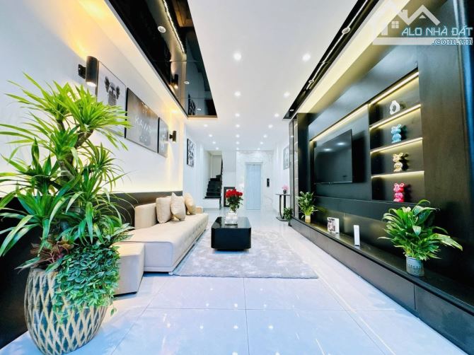 Bán nhà Phố Xuân Diệu- DT 40M - mặt tiền 5 m- 7 tầng thang máy mới koong -