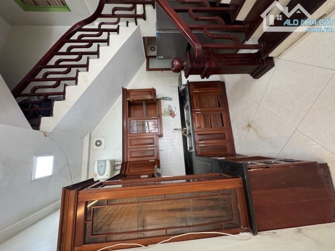 NHÀ LÔ GÓC PHỐ LÁNG – TRUNG TÂM ĐỐNG ĐA – MẶT TIỀN KHỦNG – DÂN XÂY